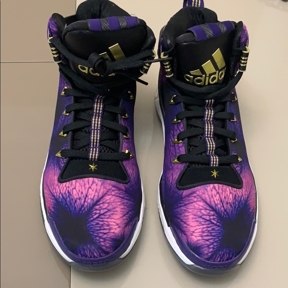 Un released and exclusive Derrick Rose Adidas